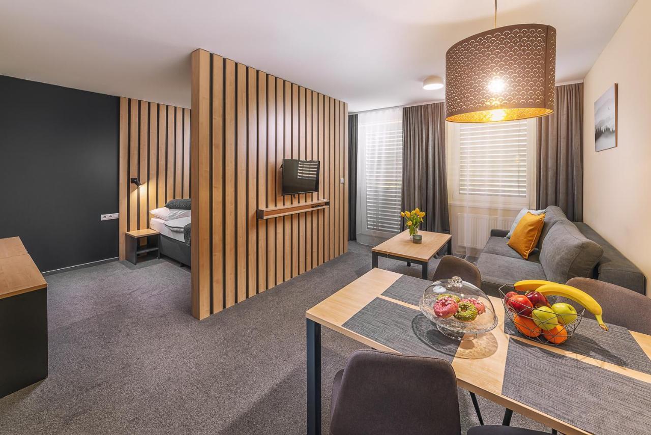 Timeout City Hotel Liptovský Mikuláš Exteriör bild