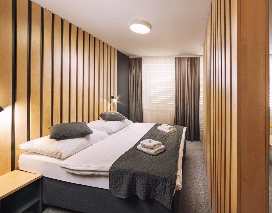 Timeout City Hotel Liptovský Mikuláš Exteriör bild