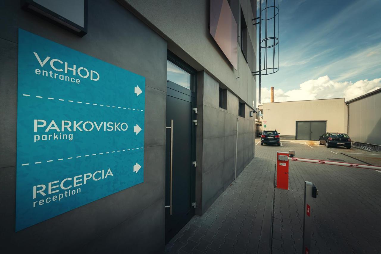Timeout City Hotel Liptovský Mikuláš Exteriör bild